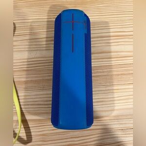 UE BOOM2 ultimate Bluetooth waterproof portable speaker
